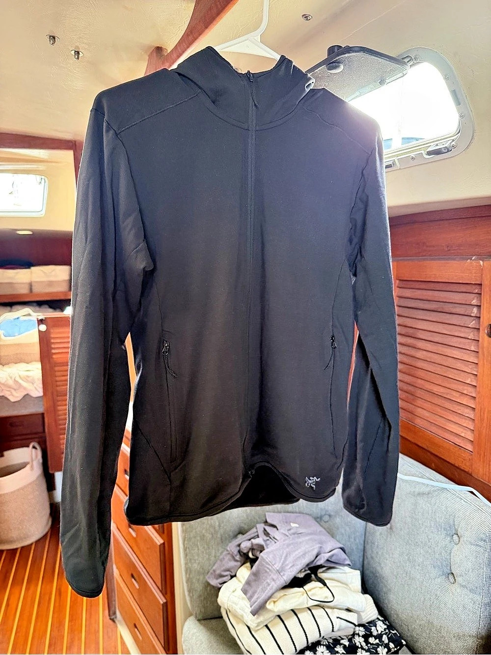 Arc'teryx Kyanite LT Hoody Black Full-Zip Jacket medium